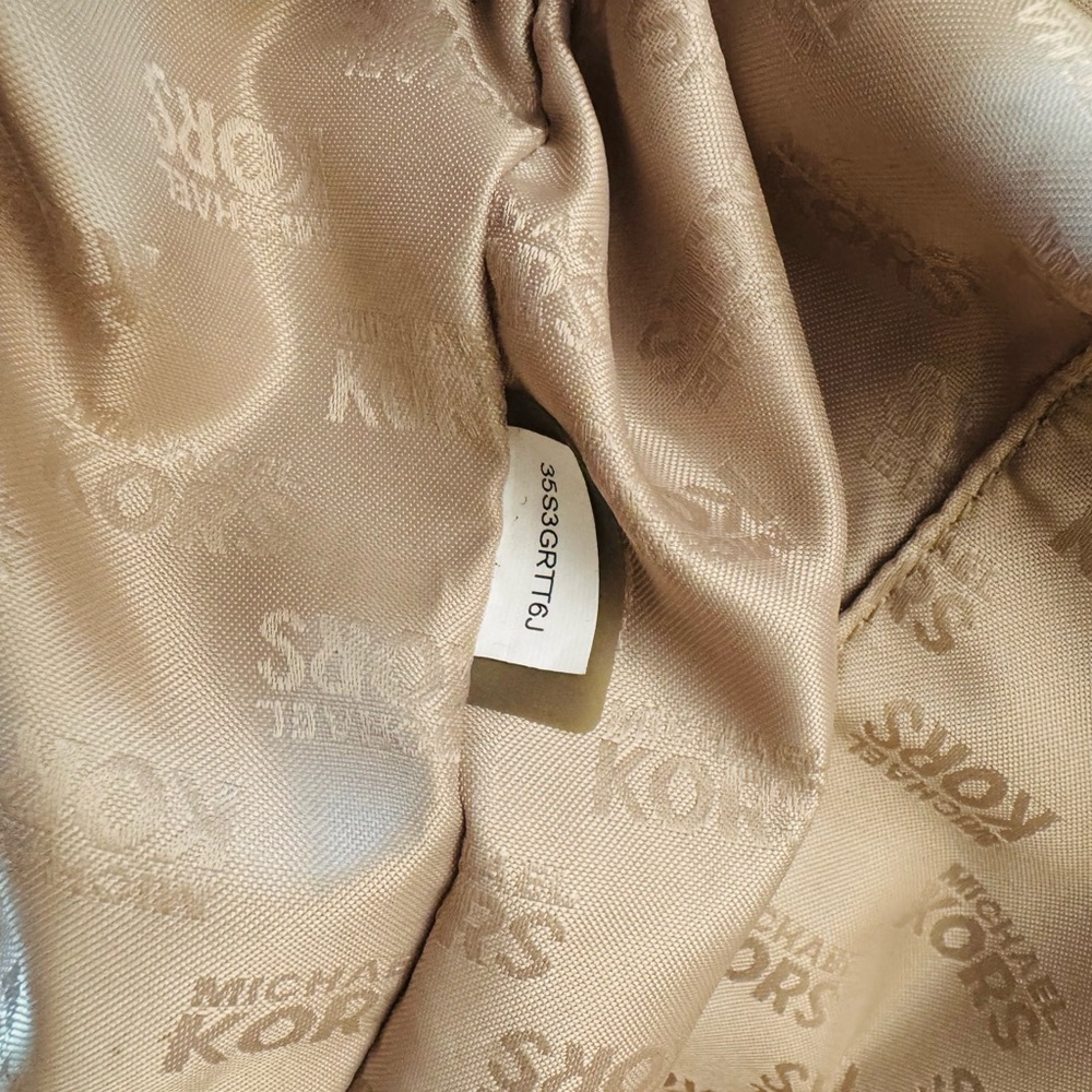 MICHAEL KORS RING TOTE,VANILLA WHITE+BROWN, TASSEL,SHOULDER BAG - Picture 6 of 9